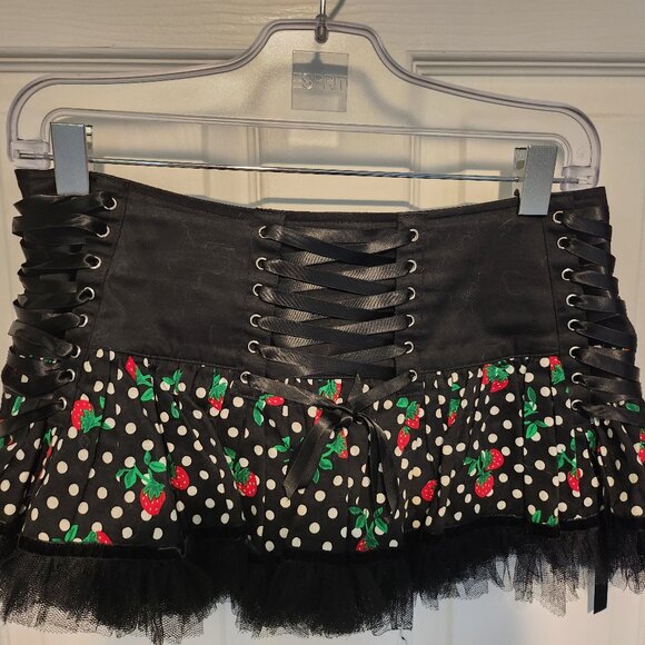 Hell Bunny Strawberry Skirt - Picture 1 of 3